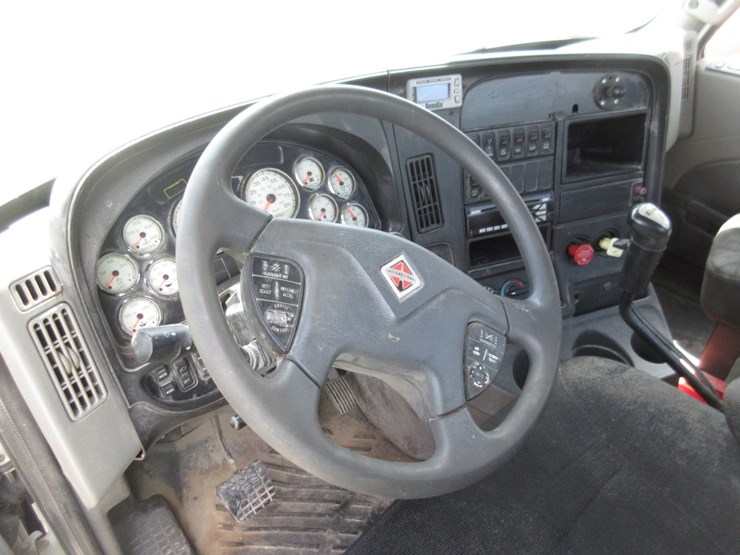 2014-international-prostar-image-14