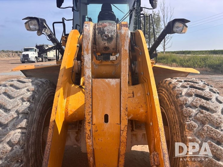 2014-caterpillar-950m-image-24