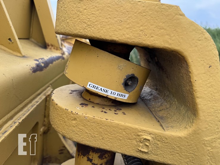 caterpillar-d6m-image-34