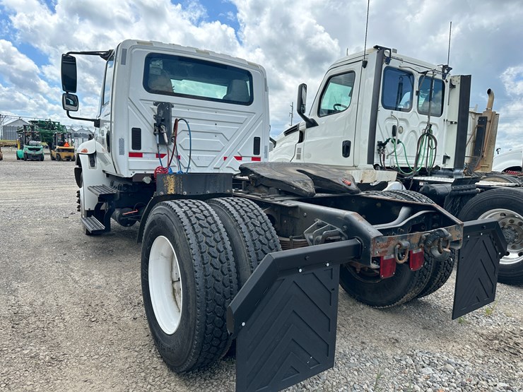 2006-international-durastar-4400-image-4