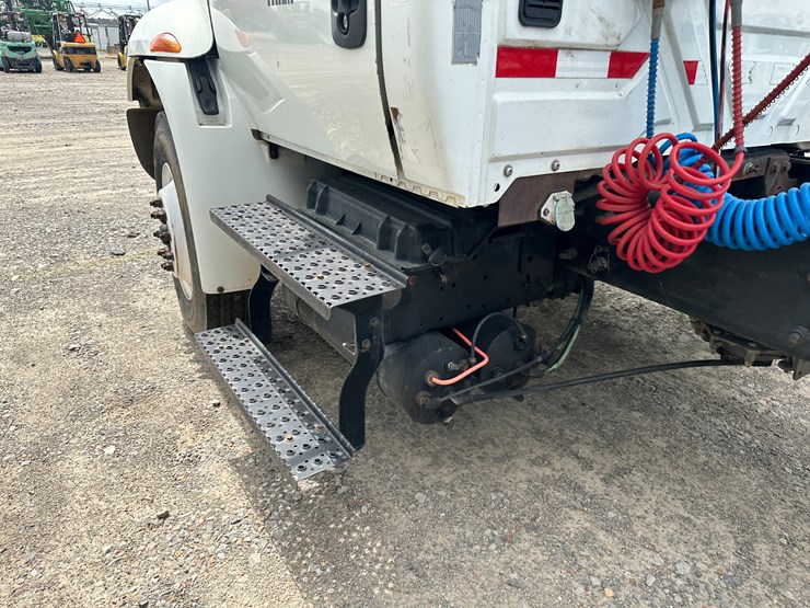 2006-international-durastar-4400-image-20