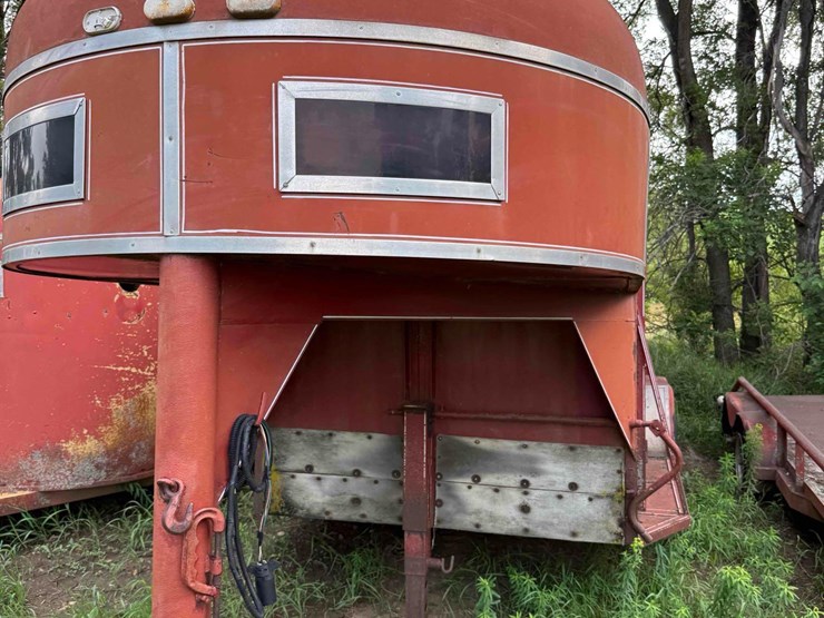 6ft-x-16ft-gooseneck-livestock-trailer-image-3