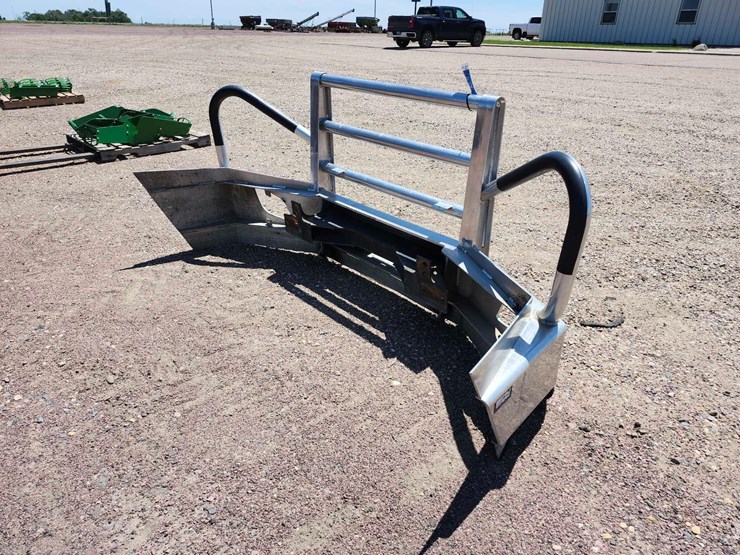 freightliner-aluminum-livestock-guard-image-3