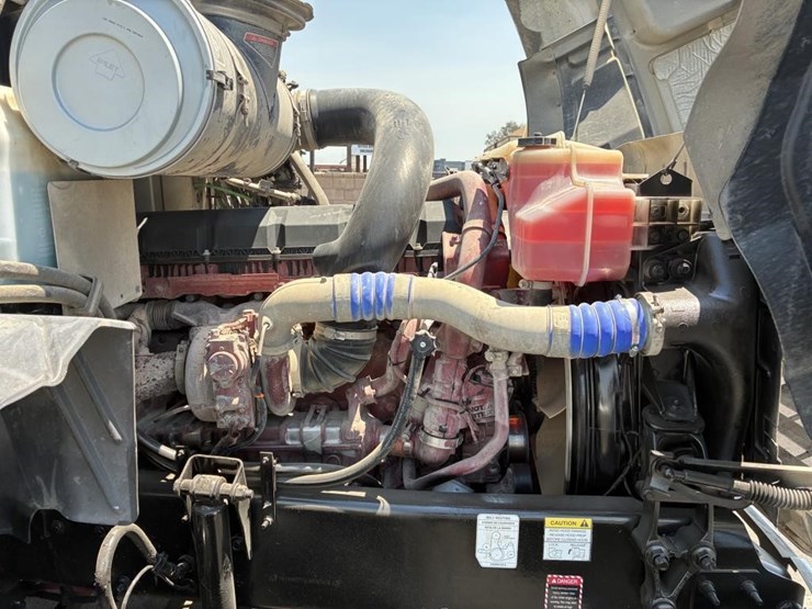 2018-mack-pinnacle-truck-tractor-image-13