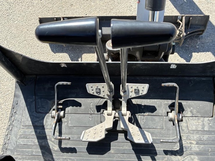 2020-bobcat-e20-image-17