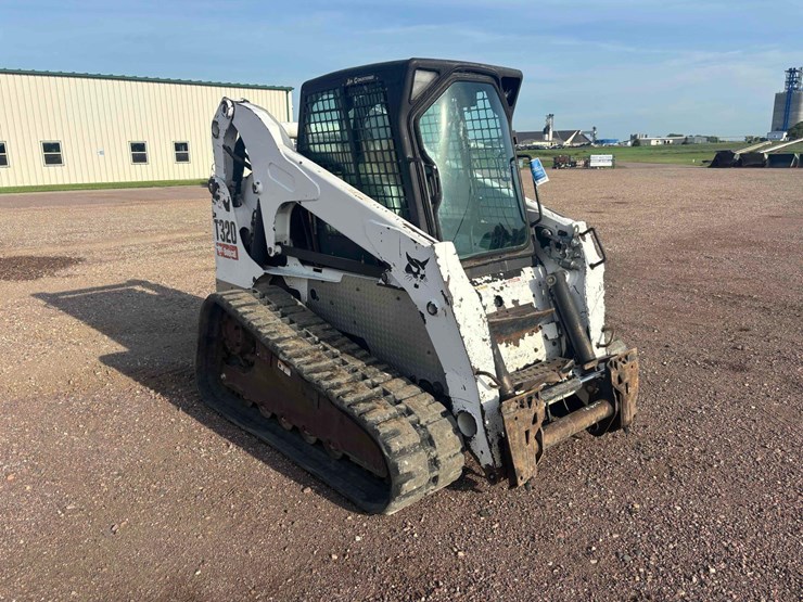 2008-bobcat-t320-image-2