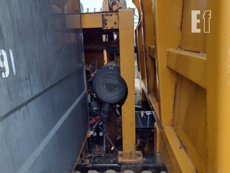 2015-morooka-mst1500vd-image-30