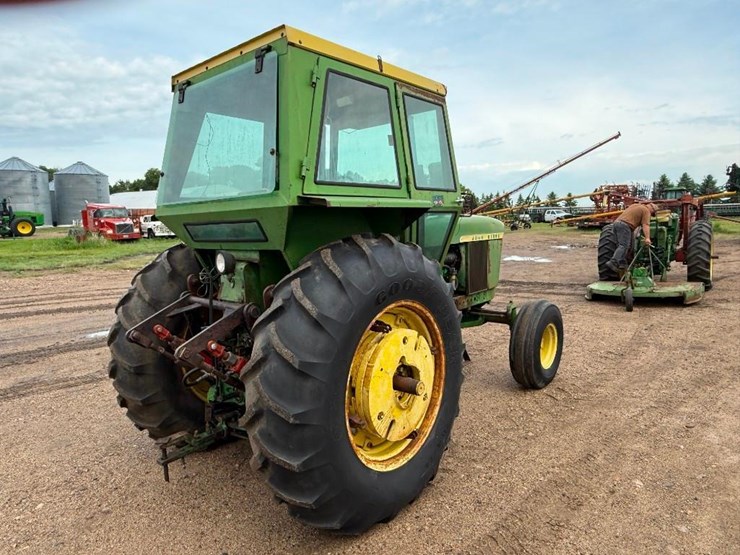 john-deere-4010-image-6