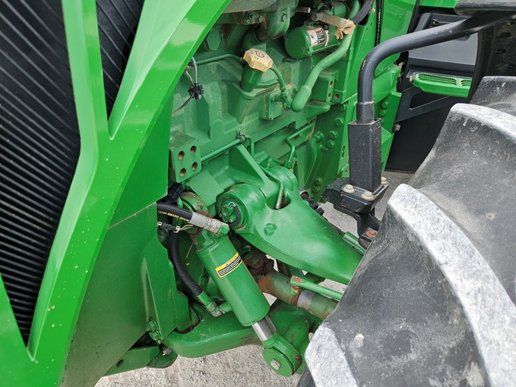 2013-john-deere-8310r-image-22