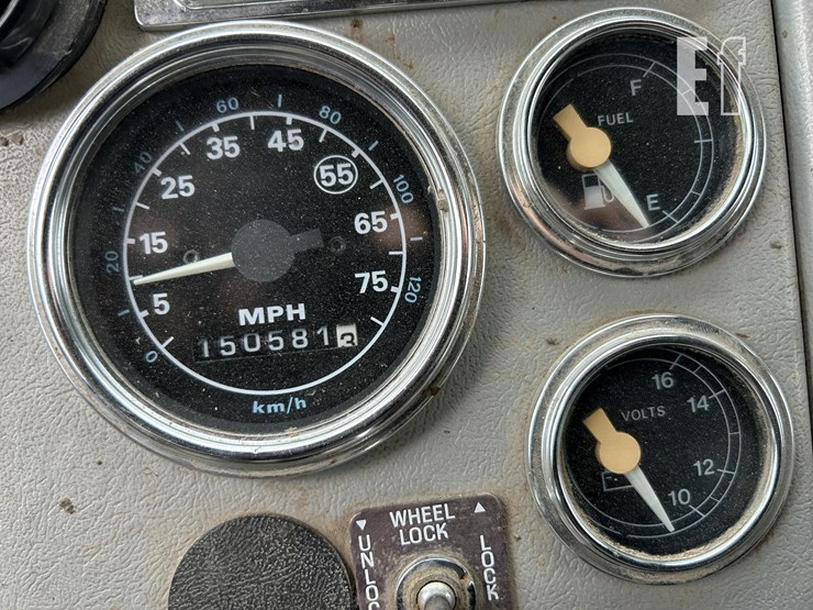 1997-ford-lt8000-image-43