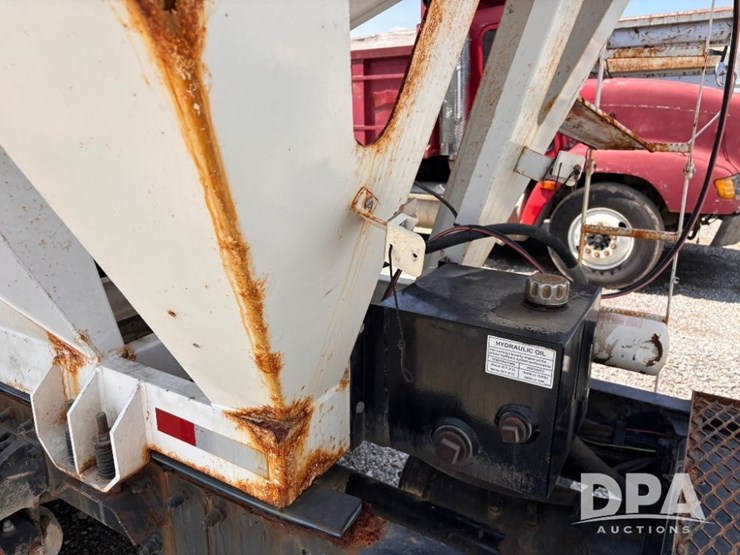 1996-peterbilt-377-image-46