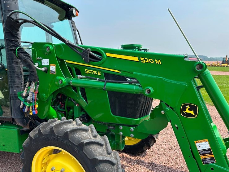 2020-john-deere-5075e-image-31