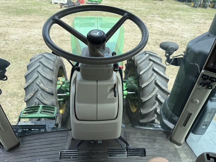 2014-john-deere-8270r-image-17