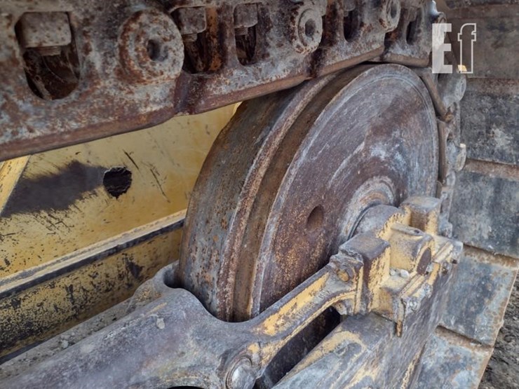 2004-deere-650h-xlt-image-36