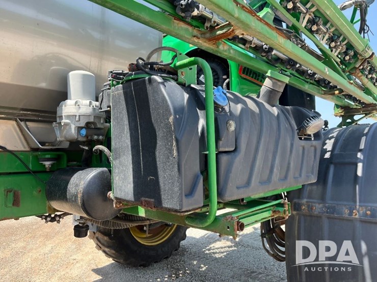 2020-john-deere-r4045-image-48