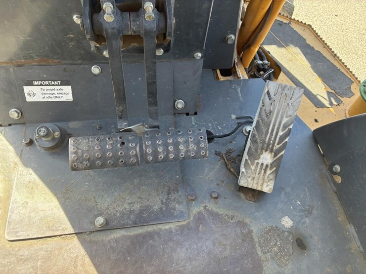 2015-deere-210k-ep-image-21