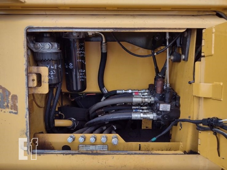 2004-deere-650h-xlt-image-40
