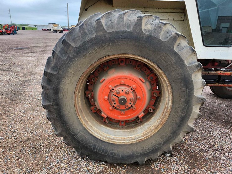 1979-case-2390-tractor-image-15