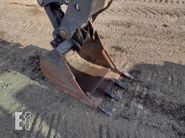 2021-bobcat-e60-image-16