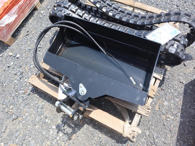 tpm-32"-hydraulic-tilt-bucket-image-1