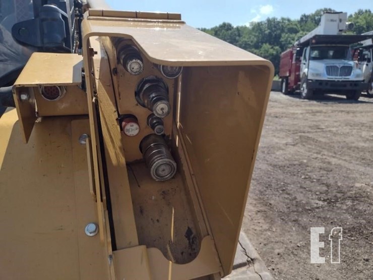 2020-caterpillar-299d3-xe-image-16