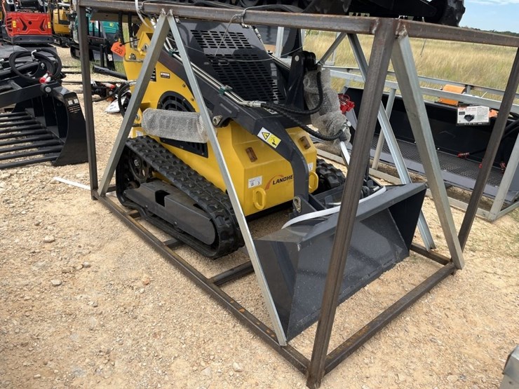 land-hero-mini-skid-steer-image-1