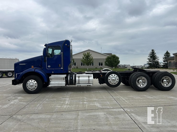 2019-kenworth-t800-image-12