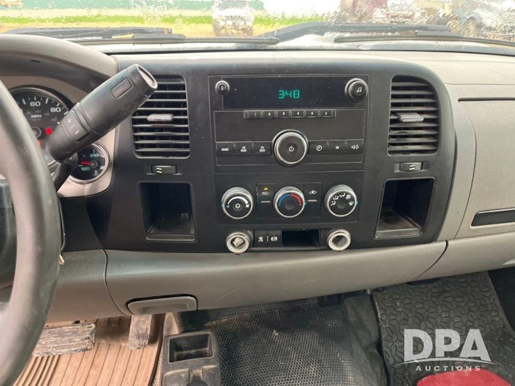 2011-chevrolet-silverado-2500-image-60