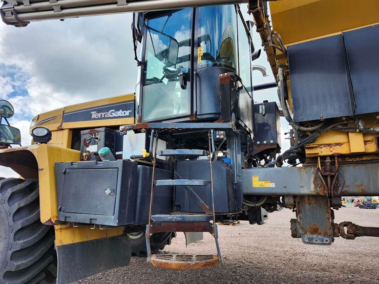 terra-gator-8400-applicator-image-14