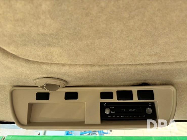 2019-john-deere-f4365-image-90