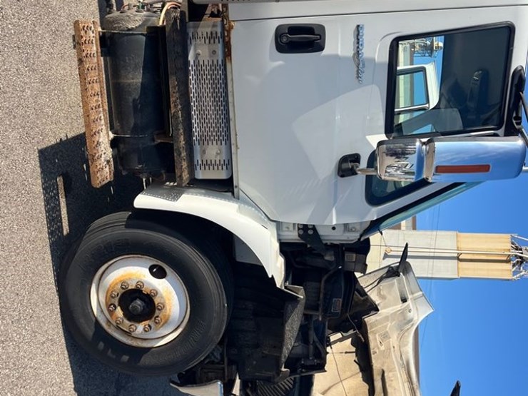 2012-international-durastar-4400-image-42