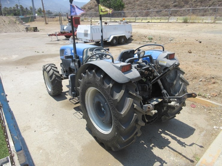 new-holland-t4050f-image-2