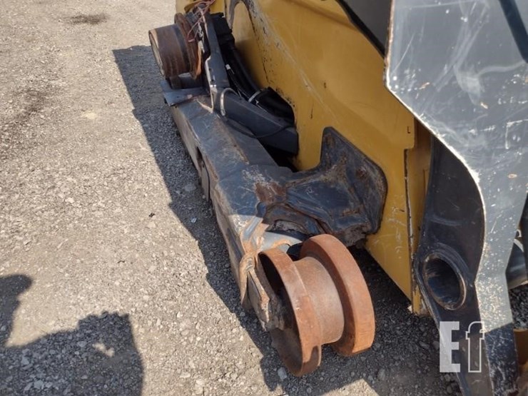 2020-deere-333g-image-31