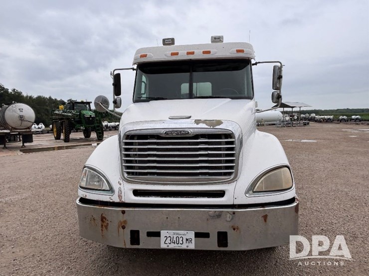 2006-freightliner-columbia-truck-(gp11007,-unit-345)-image-2