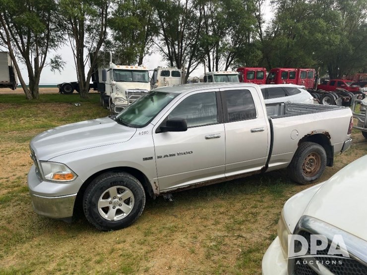 2012-dodge-ram-1500-image-15