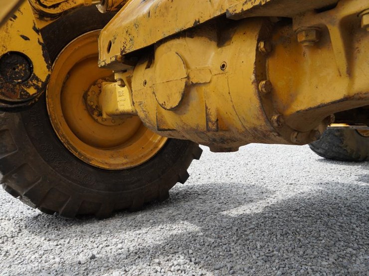 deere-444g-image-41