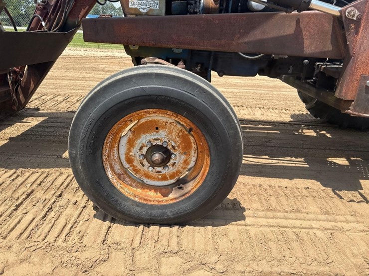 ford-7600-image-10