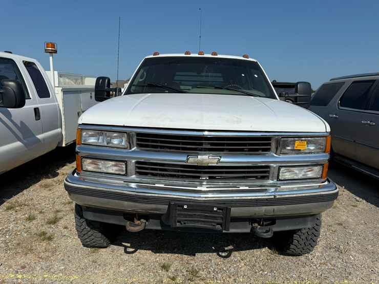 1996-chevrolet-3500-image-2