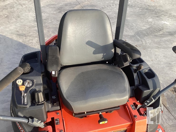 2018-kubota-z121s-image-10