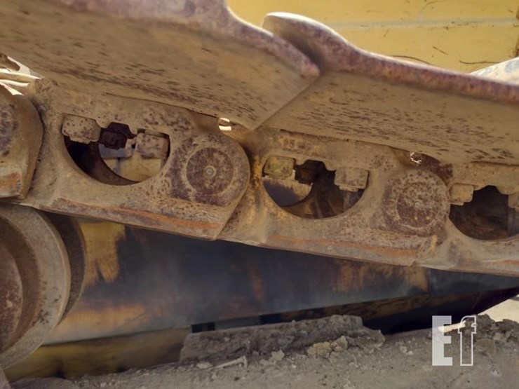 2004-komatsu-d65ex-15-image-37