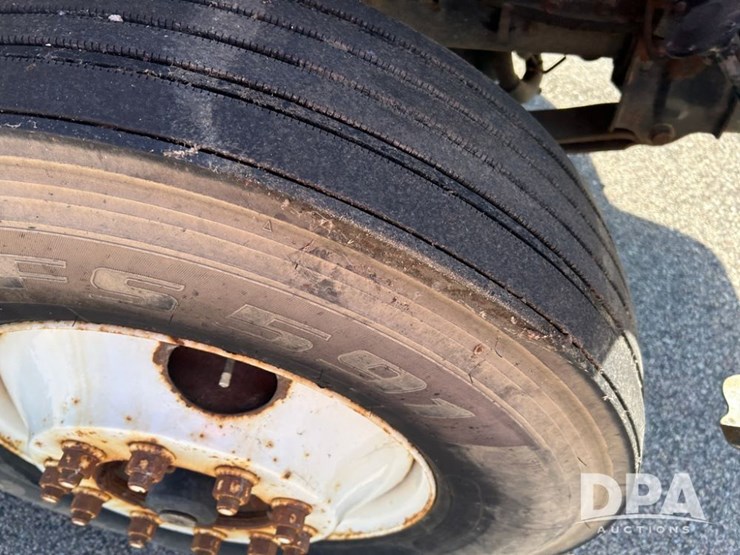 2005-international-durastar-4300-image-30