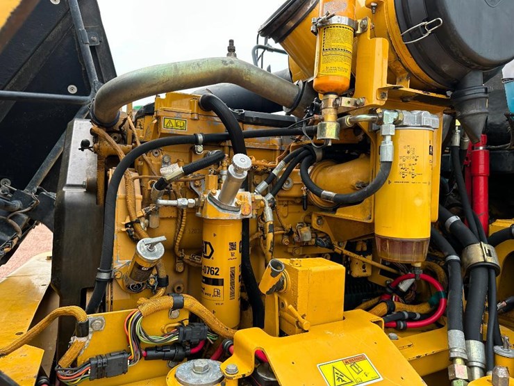 2007-caterpillar-c11-image-45