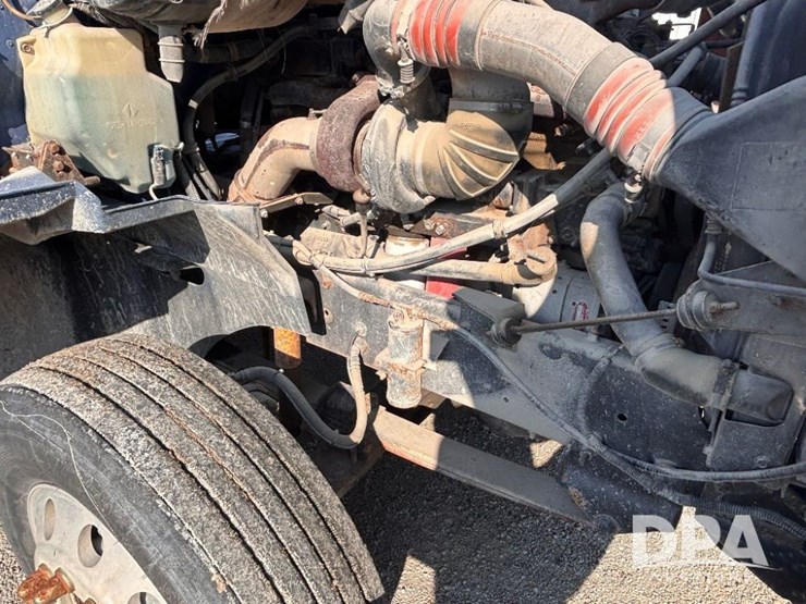 2002-ihc-9400i-day-cab-truck-(gp10940,-unit-109996)-image-63