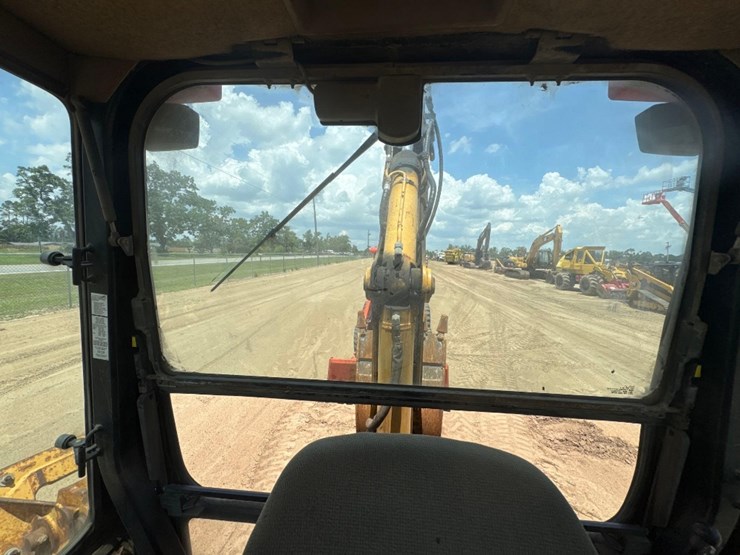 2000-deere-310se-image-34