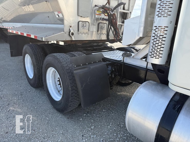 2014-freightliner-cascadia-125-image-7