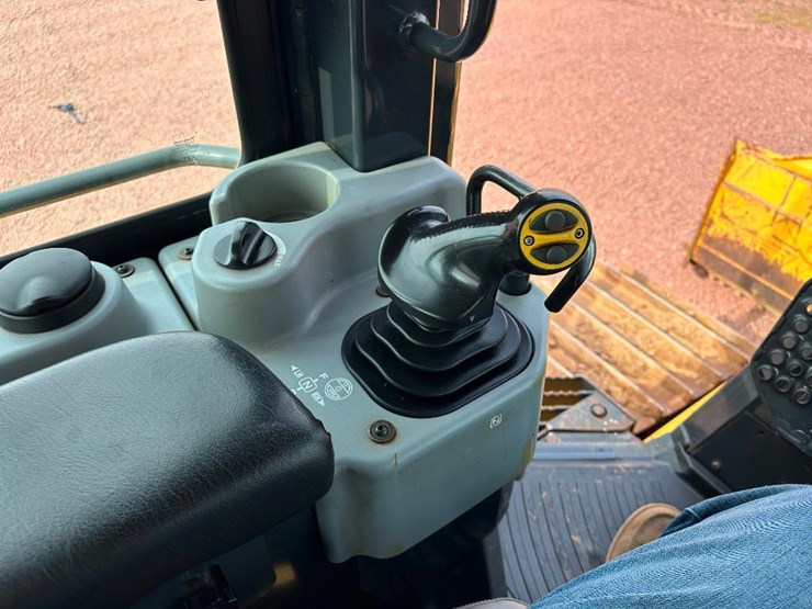 2007-komatsu-d51px-22-image-58