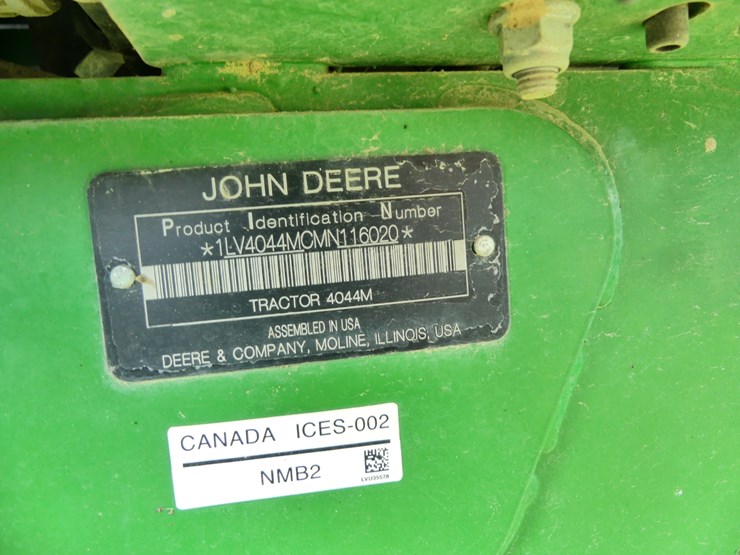 john-deere-4044m-image-15
