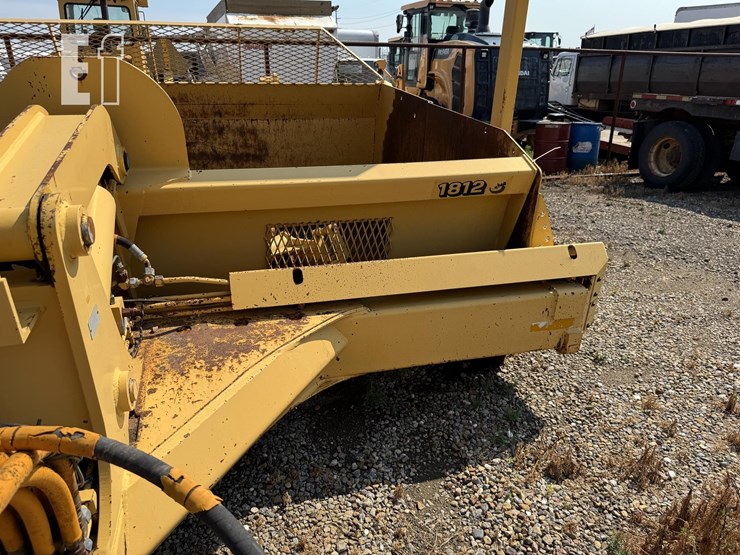2000-deere-1812c-image-30
