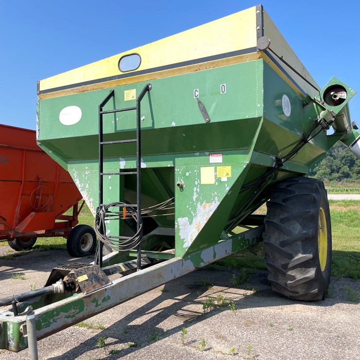 #1057 • J & M Grain Cart