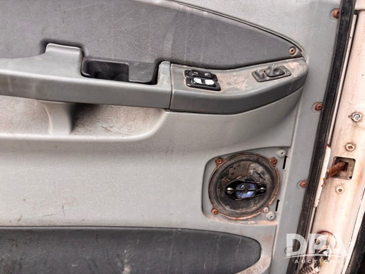 2006-freightliner-columbia-truck-(gp11007,-unit-345)-image-82